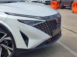 2025 Nissan QASHQAI Ti-L J12 MY25 Pearl White with Onyx Black Roof