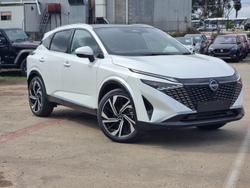 2025 Nissan QASHQAI Ti-L J12 MY25 Pearl White with Onyx Black Roof