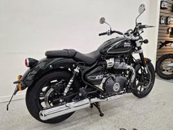 2025 Royal Enfield SUPER METEOR 650 Green