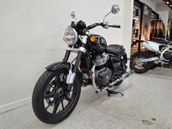2025 Royal Enfield SUPER METEOR 650 Green