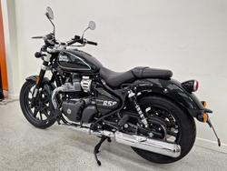 2025 Royal Enfield SUPER METEOR 650 Green