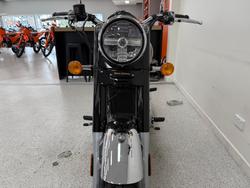 2025 Royal Enfield CLASSIC 650 Black