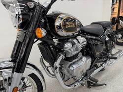 2025 Royal Enfield CLASSIC 650 Black