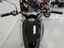 2025 Royal Enfield CLASSIC 650 Black