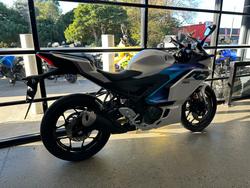 2025 Yamaha YZF-R3 WHITE