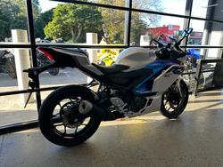 2025 Yamaha YZF-R3 WHITE