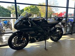 2025 Yamaha YZF-R7LA BLACK