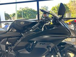 2025 Yamaha YZF-R7LA BLACK