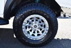 2021 Toyota
Hilux SR5