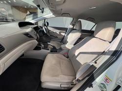 2012 Honda
Civic VTi-L