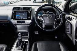 2020 Toyota
Landcruiser Prado VX