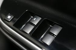 2021 Mitsubishi
Triton GLS