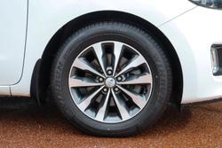 2015 Kia
Carnival SLi