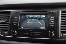 2017 Kia
                Carnival S