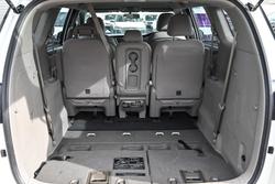 2017 Kia
                Carnival S