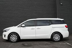 2017 Kia
                Carnival S