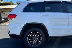 2018 Jeep
                Grand Cherokee Laredo