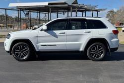 2018 Jeep
                Grand Cherokee Laredo