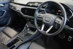 2023 Audi
RS Q3