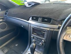 2009 Holden
                Calais V