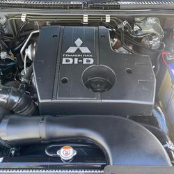 2017 Mitsubishi
Pajero Exceed