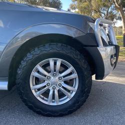 2017 Mitsubishi
Pajero Exceed