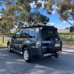 2017 Mitsubishi
Pajero Exceed