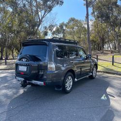 2017 Mitsubishi
Pajero Exceed
