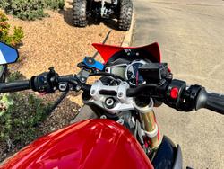 2015 Triumph STREET TRIPLE 660 Red