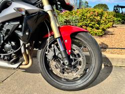 2015 Triumph STREET TRIPLE 660 Red