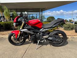 2015 Triumph STREET TRIPLE 660 Red