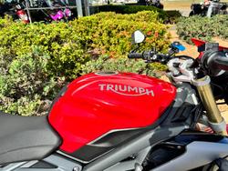 2015 Triumph STREET TRIPLE 660 Red
