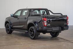 2025 Isuzu
D-MAX X-RIDER