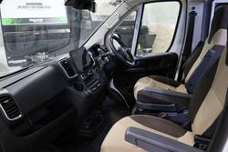 2025 Avida
                Trek 