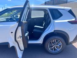 2025 Nissan
X-TRAIL ST