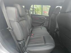 2025 Isuzu
MU-X X-TERRAIN
