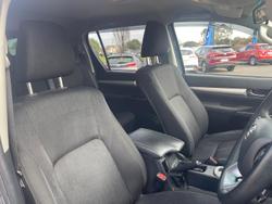 2019 Toyota
Hilux SR5