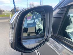 2019 Toyota
Hilux SR5