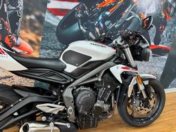 2020 Triumph STREET TRIPLE S 660 LAMS CRYSTAL WHITE