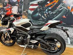 2020 Triumph STREET TRIPLE S 660 LAMS CRYSTAL WHITE