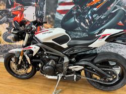 2020 Triumph STREET TRIPLE S 660 LAMS CRYSTAL WHITE