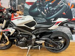 2020 Triumph STREET TRIPLE S 660 LAMS CRYSTAL WHITE