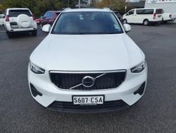 2022 VOLVO
XC40 PLUS B4 MHEV