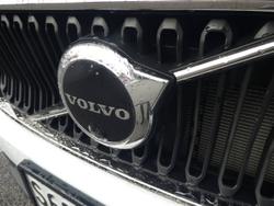 2022 VOLVO
XC40 PLUS B4 MHEV