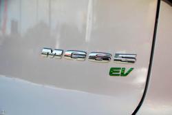 2025 MG MGS5 EV Essence 62 ZS3EM MY25 Champagne Gold