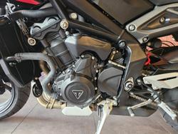 2025 Triumph Street Triple R 765 Street Triple Black