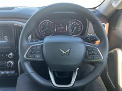 2023 Mahindra Scorpio Z8