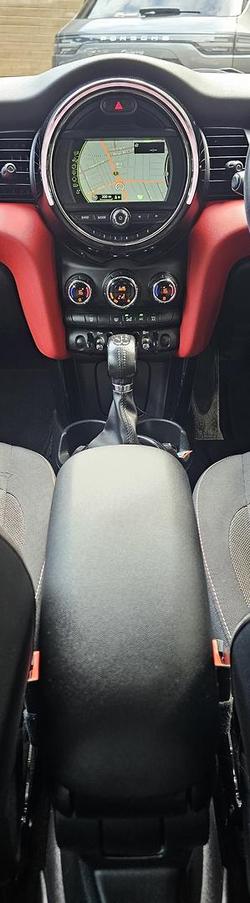 2016 MINI Hatch Cooper F55 Blazing Red