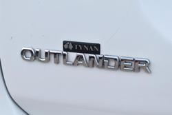 2013 Mitsubishi Outlander ES ZJ MY13 White