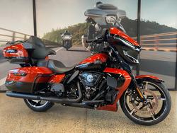 Harley-Davidson FLHXU Street Glide Ultra (117)